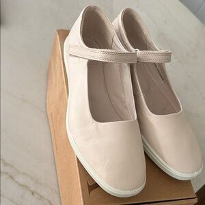 Ecco Women's Mary Jane Flats in Light Beige